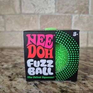 Needoh Fuzz Ball - The Velvet Squeeze - Kids Toy - Green - BNWT